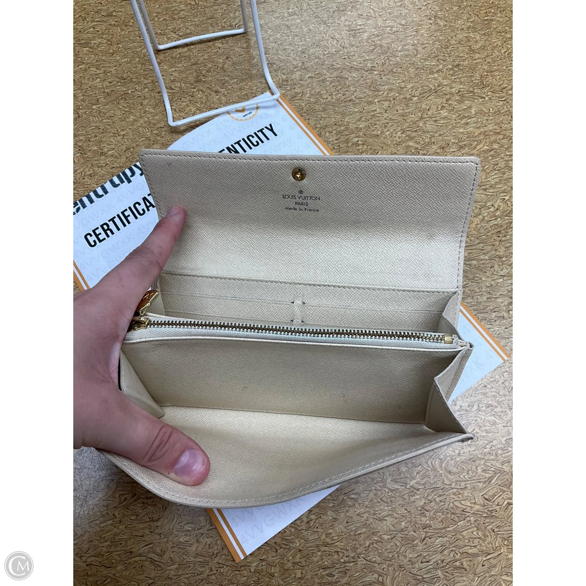 Wallet Luxury Designer By Louis Vuitton, Size: Medium