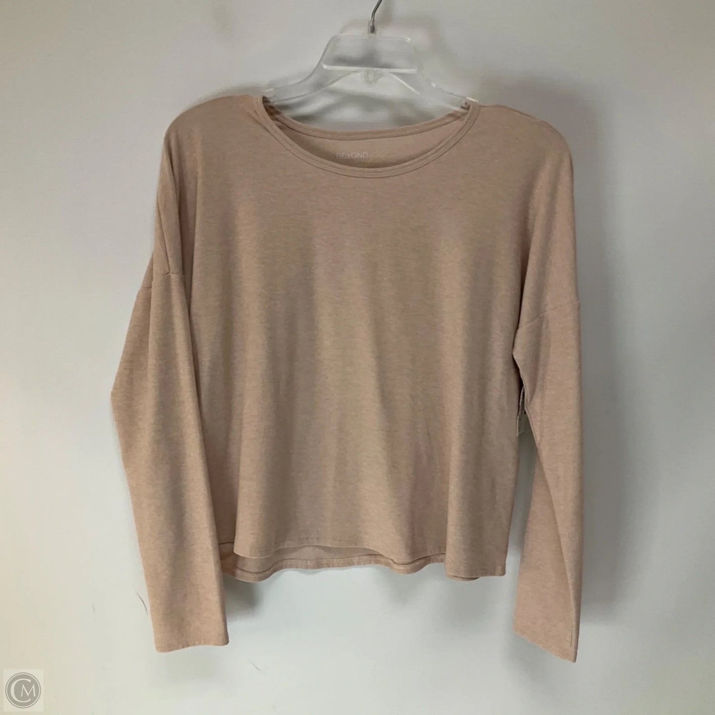 Athletic Top Long Sleeve Crewneck By Beyond Yoga In Pink, Size: S