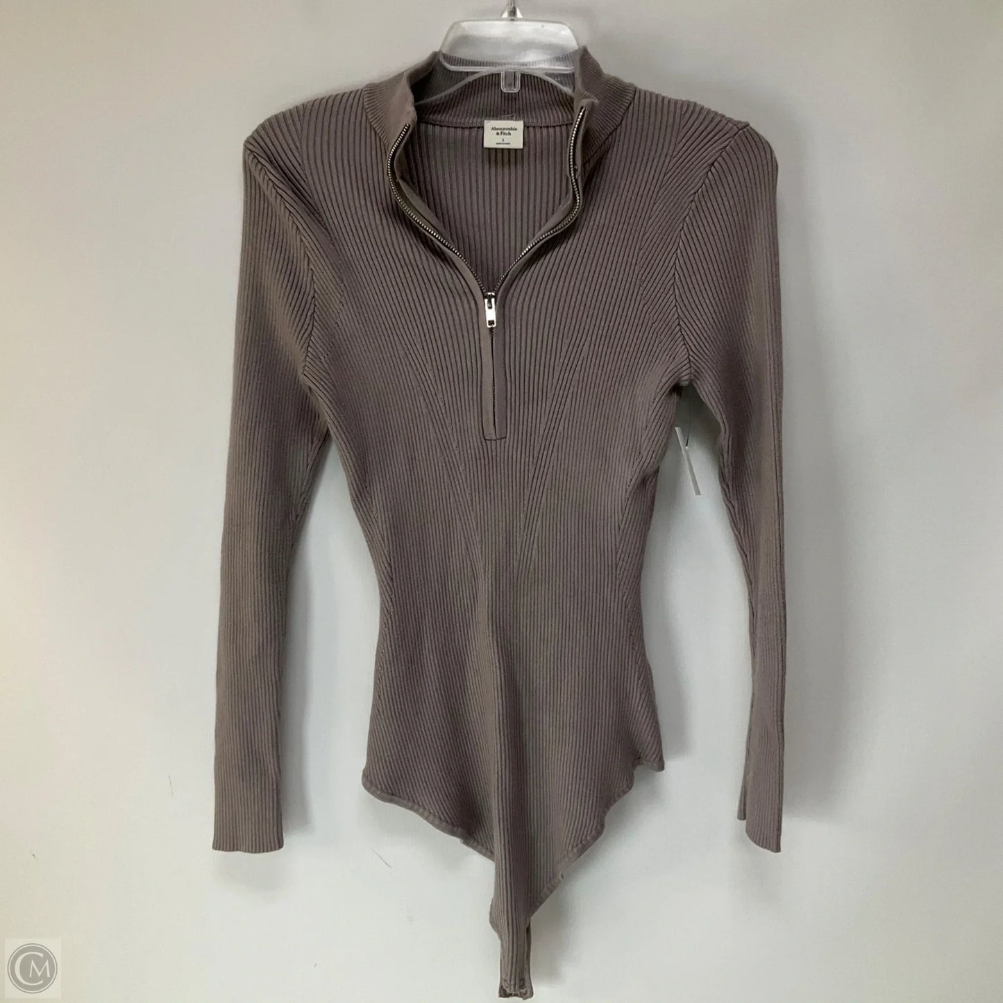 Top Long Sleeve By Abercrombie And Fitch In Grey, Size: L