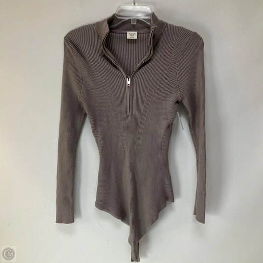 Top Long Sleeve By Abercrombie And Fitch In Grey, Size: L