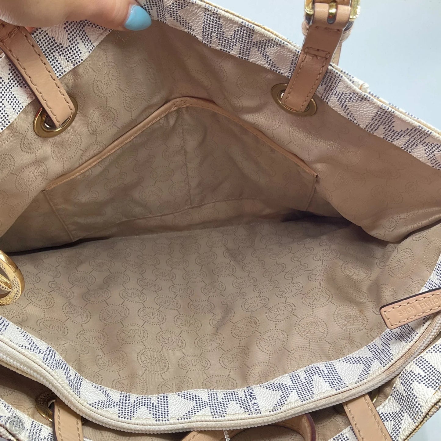 Handbag Designer By Michael Kors, Size: Medium