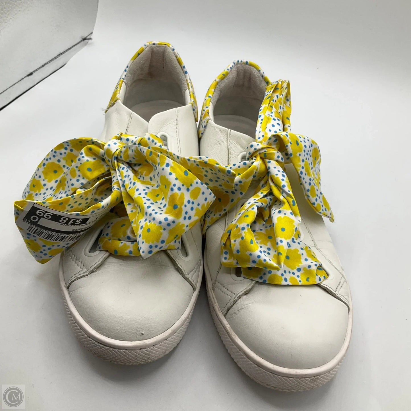 Shoes Sneakers By Cmb In White, Size: 6.5