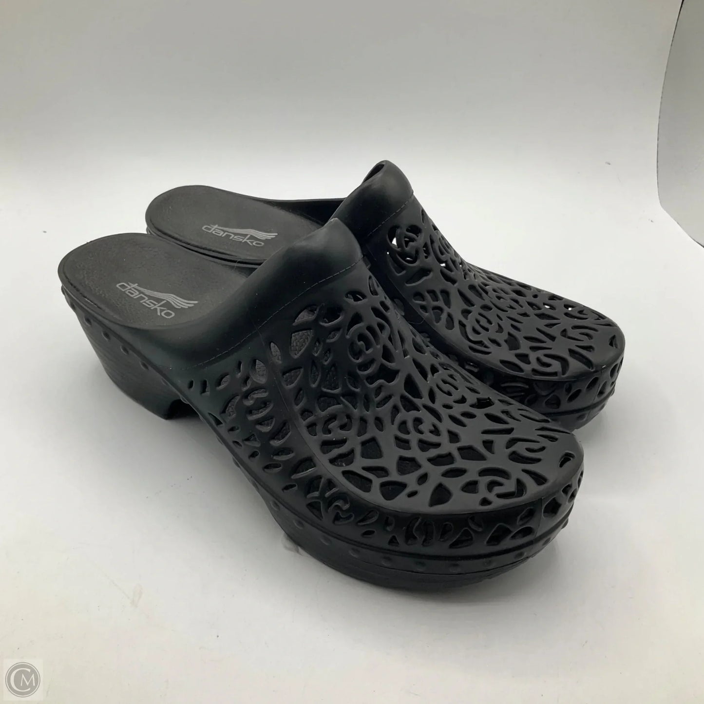 Shoes Flats By Dansko In Black, Size: 8