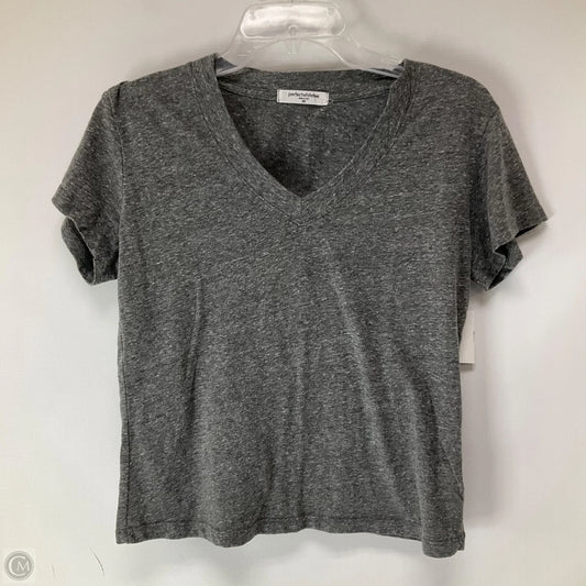 Top Short Sleeve By Cmc In Grey, Size: Xs