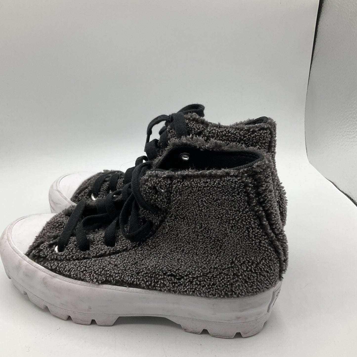 Shoes Sneakers By Converse  Size: 6