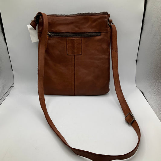 Crossbody Leather By Cmc, Size: Medium