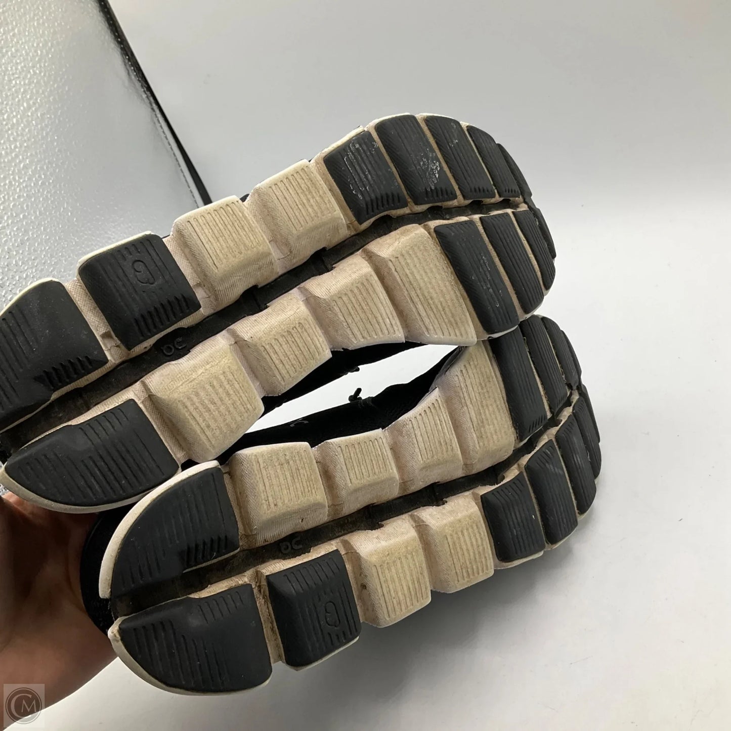 Shoes Athletic By On In Black, Size: 9.5