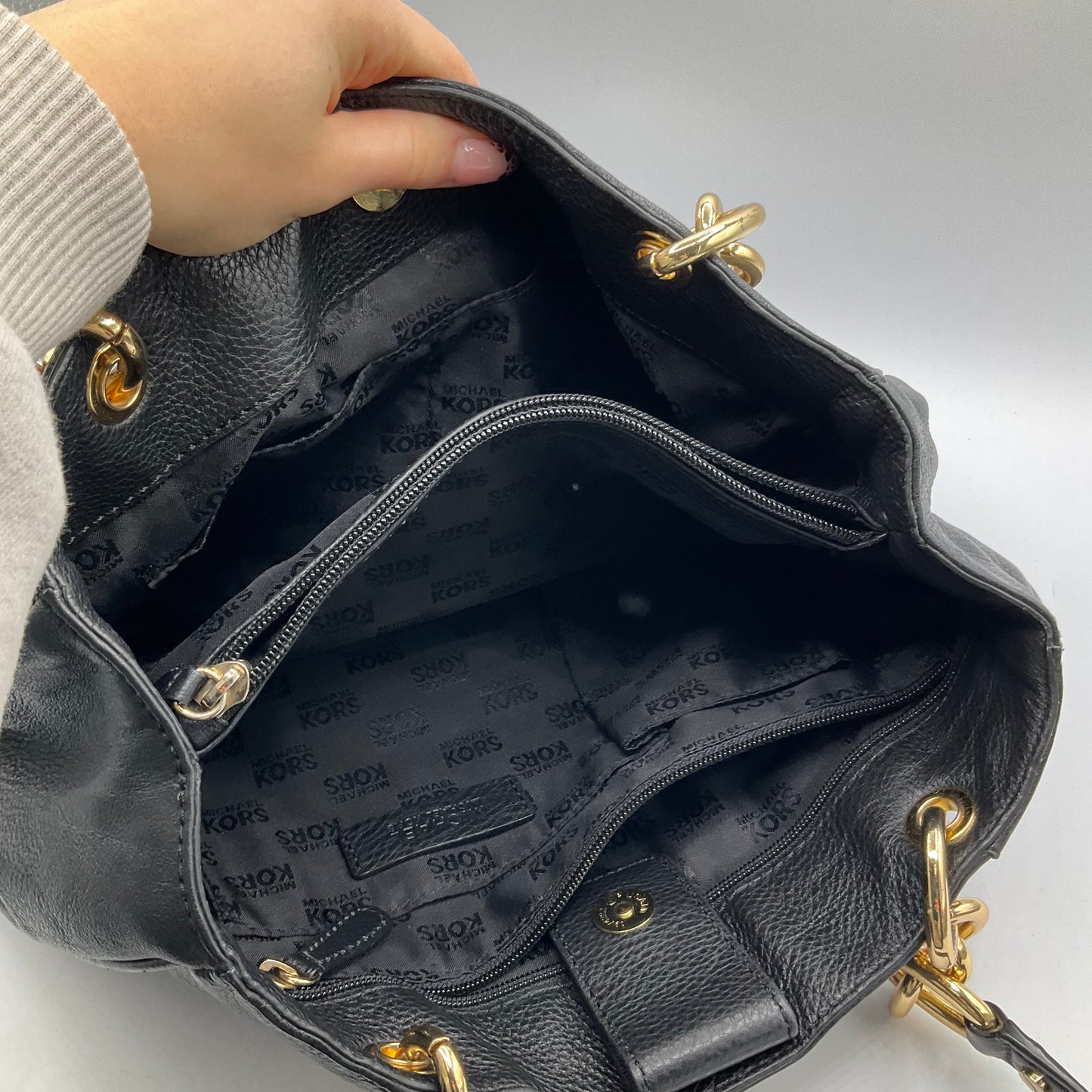 Handbag Designer By Michael Kors, Size: Medium