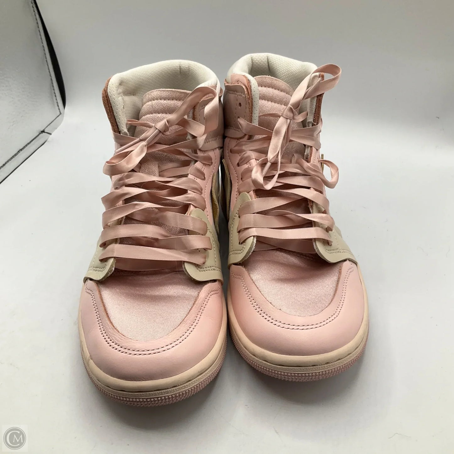 Shoes Sneakers By Nike In Pink & White, Size: 9