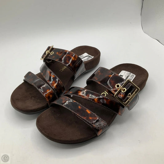 Sandals Flats By Vionic In Animal Print, Size: 7