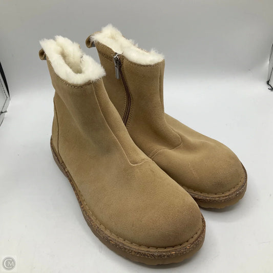 Shoes Flats By Birkenstock In Tan, Size: 5