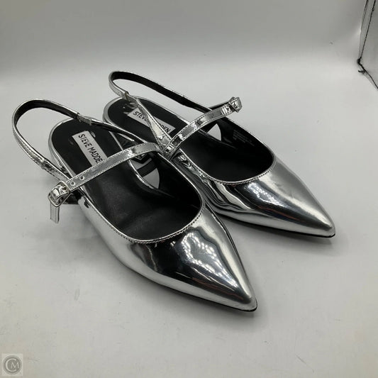 Shoes Flats By Steve Madden In Silver, Size: 7