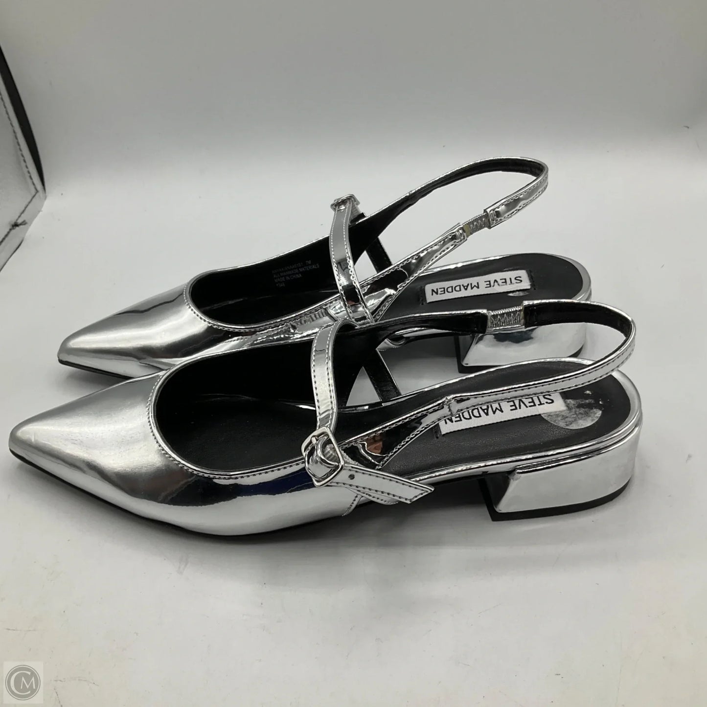 Shoes Flats By Steve Madden In Silver, Size: 7