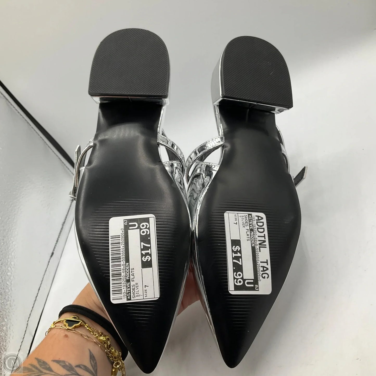 Shoes Flats By Steve Madden In Silver, Size: 7