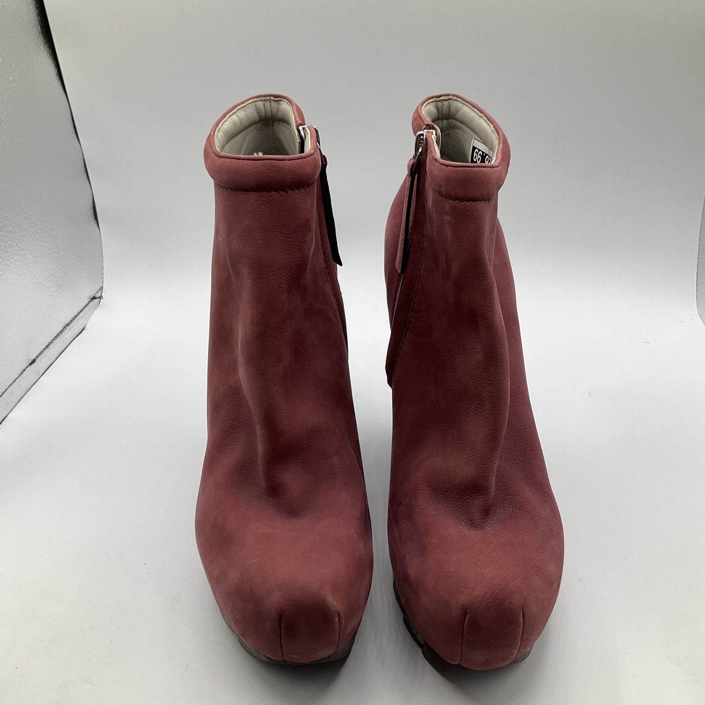 Boots Ankle Heels By Cma  Size: 9.5
