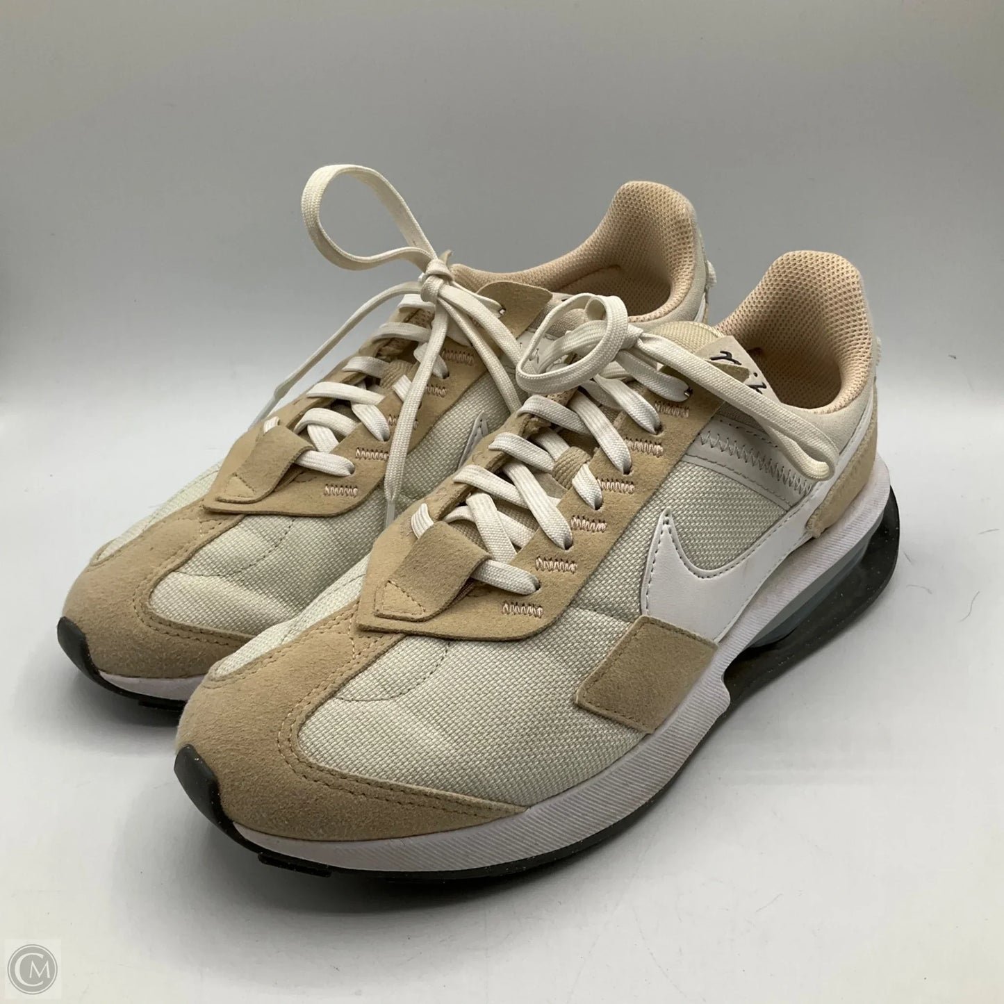 Shoes Athletic By Nike In Cream, Size: 8.5