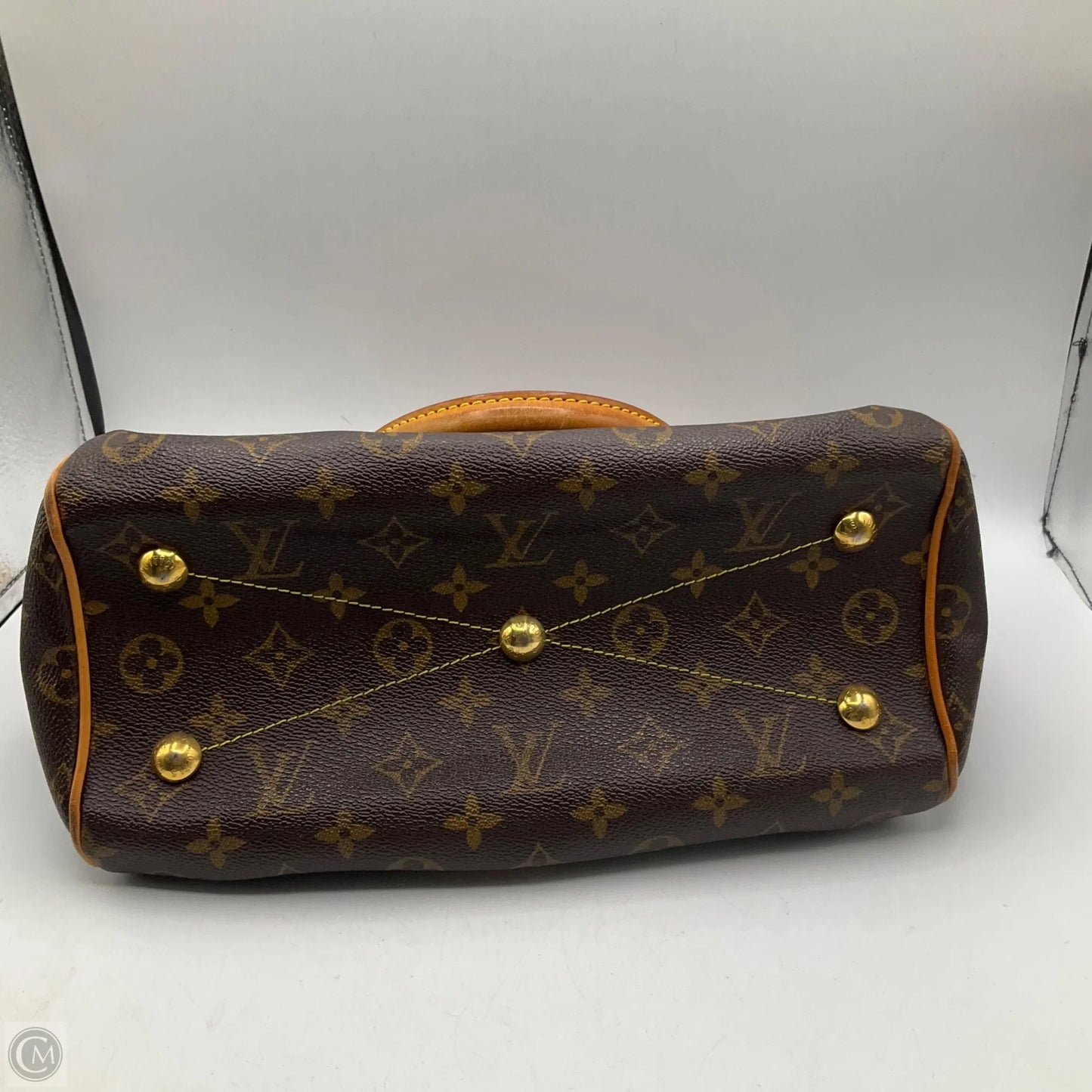 Handbag Luxury Designer By Louis Vuitton, Size: Medium