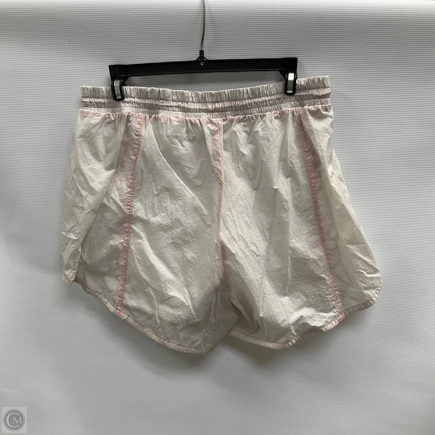 Athletic Shorts By Gym Shark In Grey, Size: L