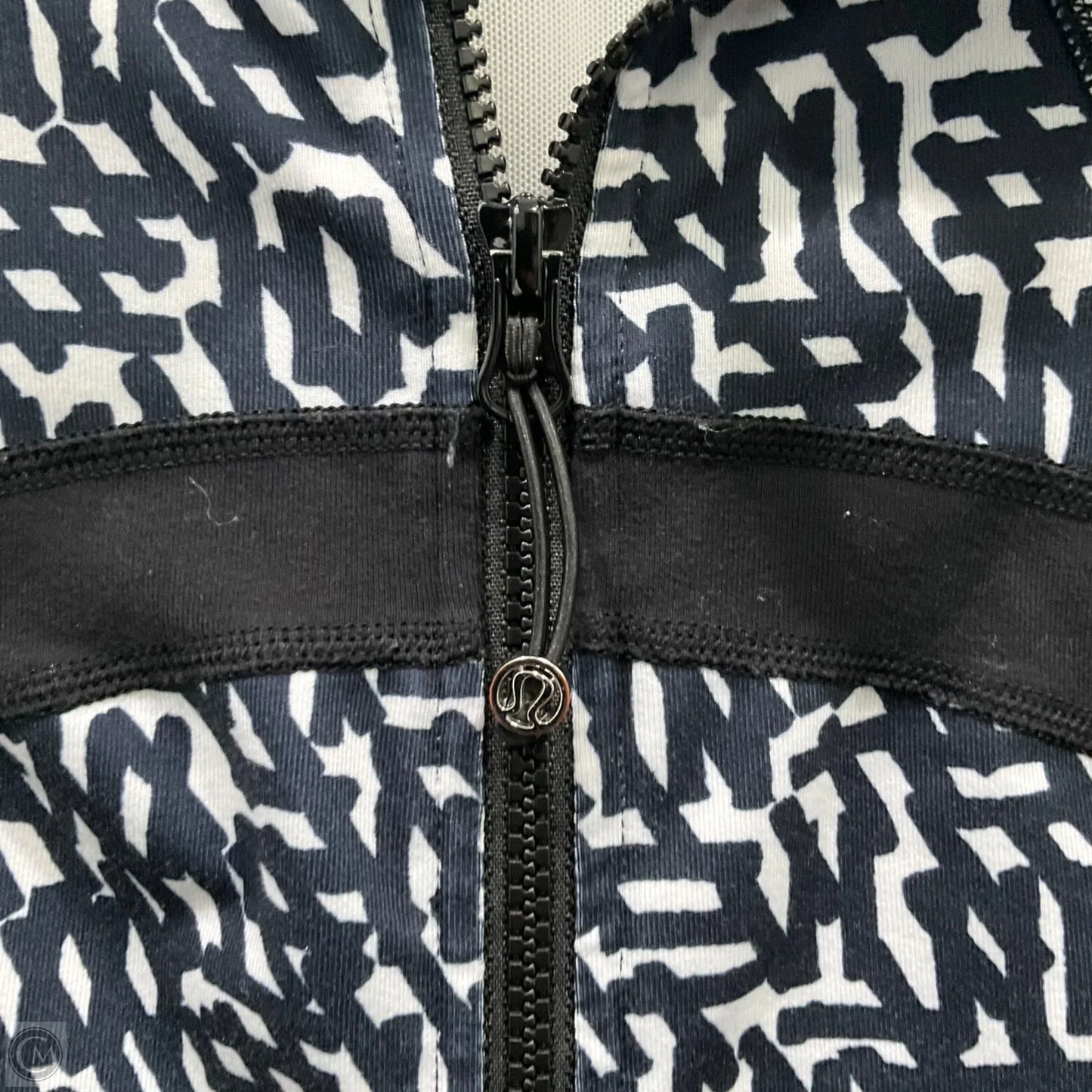 Athletic Jacket By Lululemon In Black & White, Size: 6