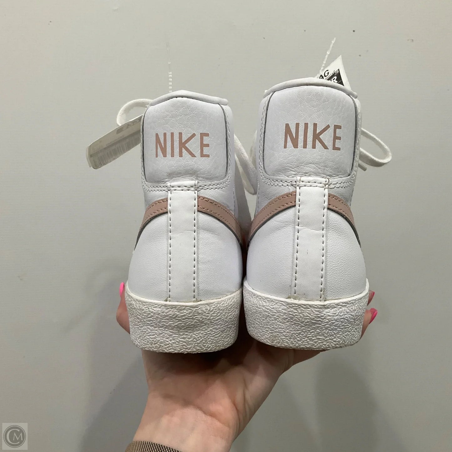 Shoes Sneakers By Nike In White, Size: 6
