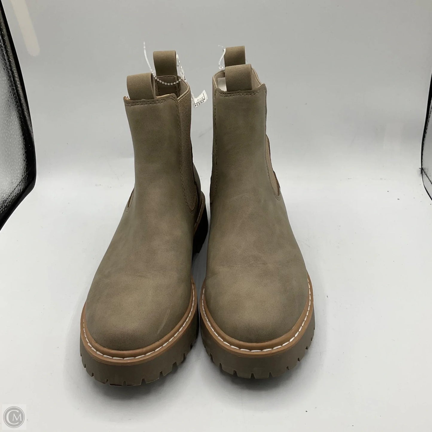 Boots Ankle Flats By Dolce Vita In Brown, Size: 6