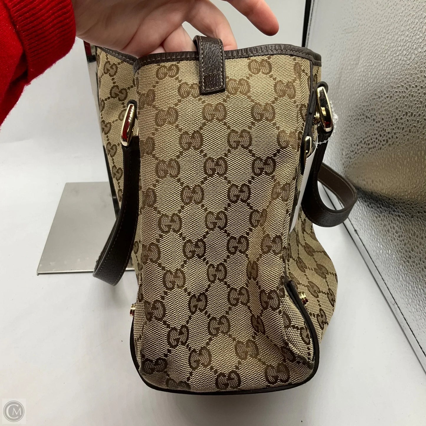 Handbag Luxury Designer By Gucci, Size: Medium