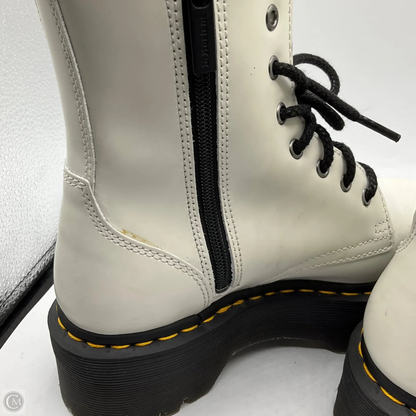 Boots Ankle Flats By Dr Martens In White, Size: 7