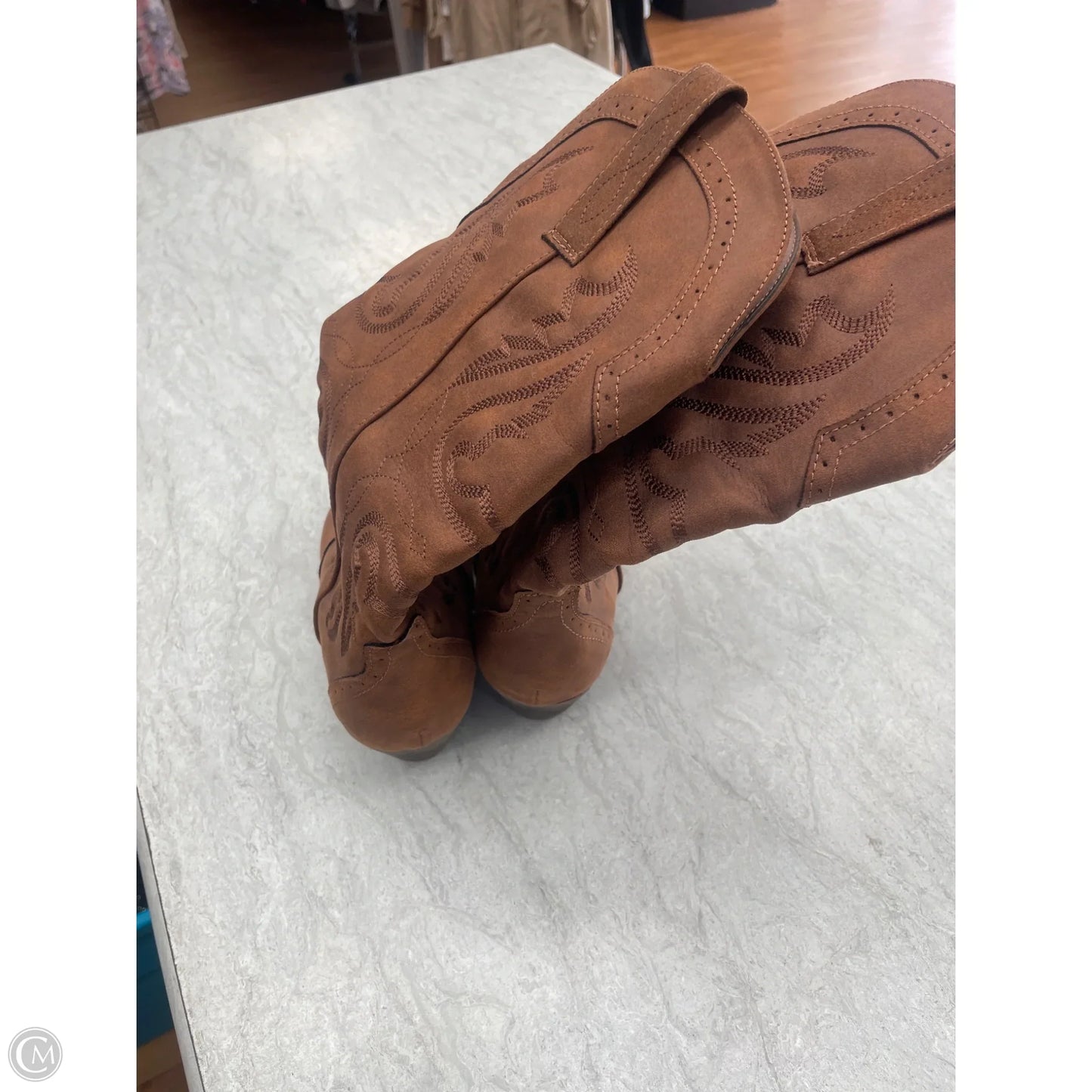 Boots Mid-calf Flats By Clothes Mentor In Brown, Size: 8.5