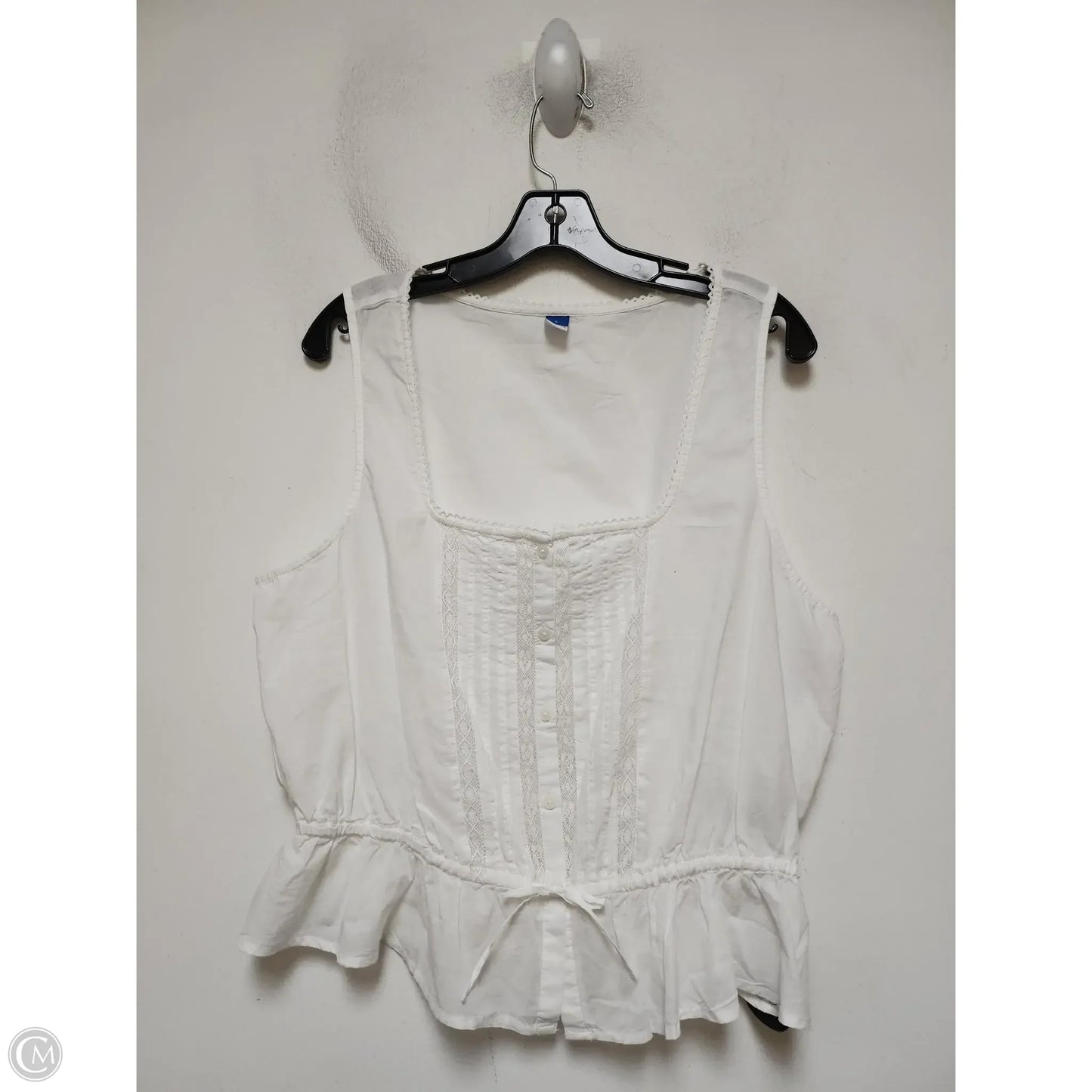 Top Sleeveless By Old Navy In White, Size: L