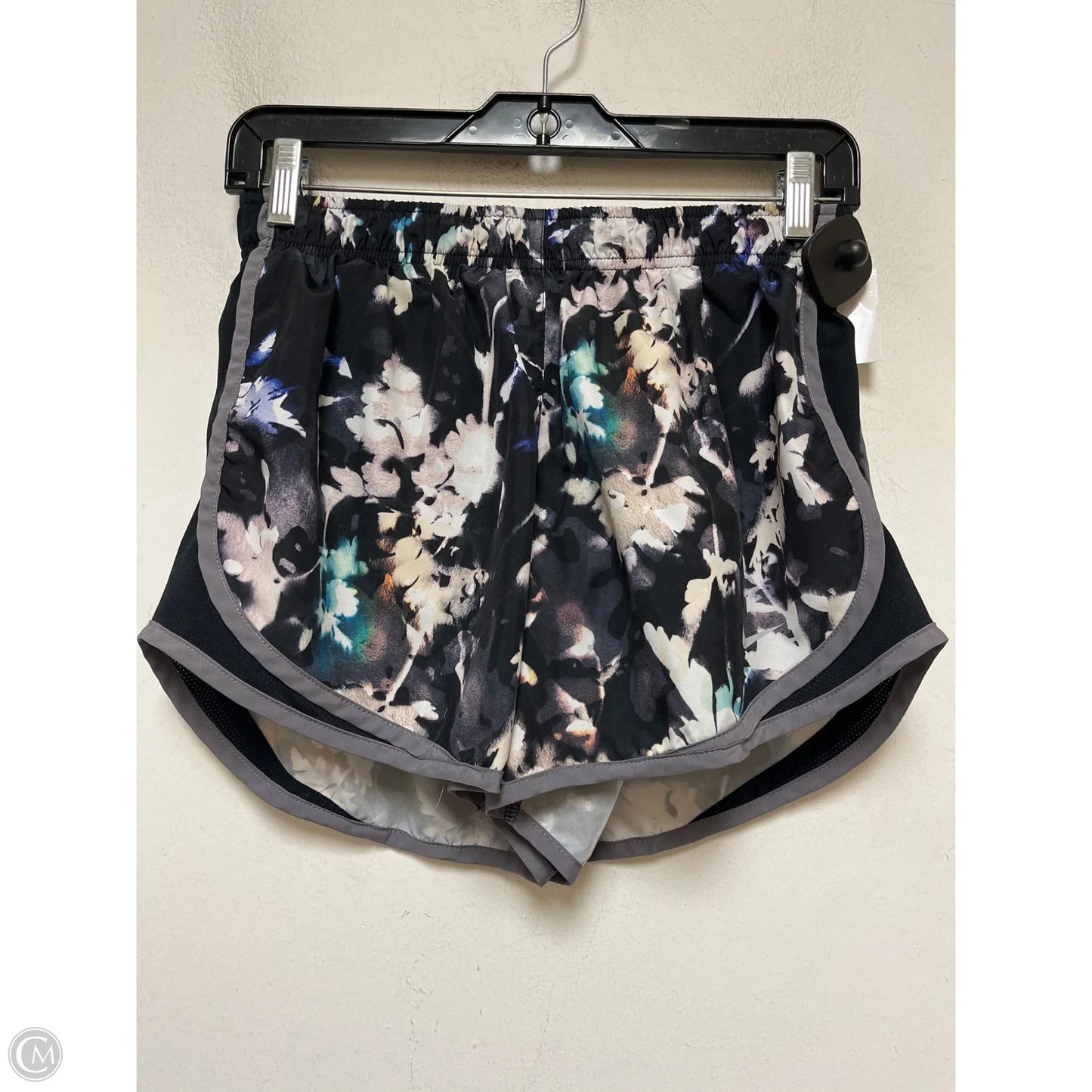 Athletic Shorts By Nike Apparel In Multi-colored, Size: M