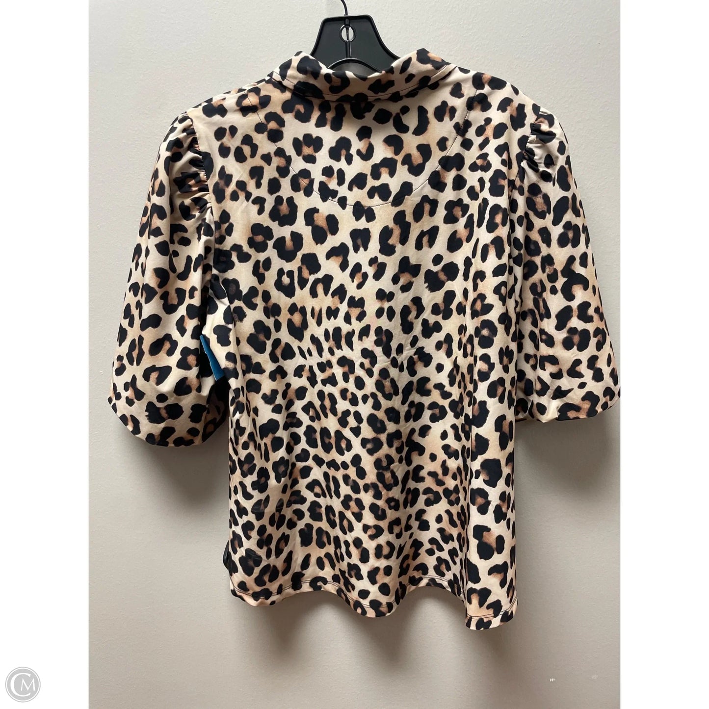Top Short Sleeve By Chicos In Animal Print, Size: L
