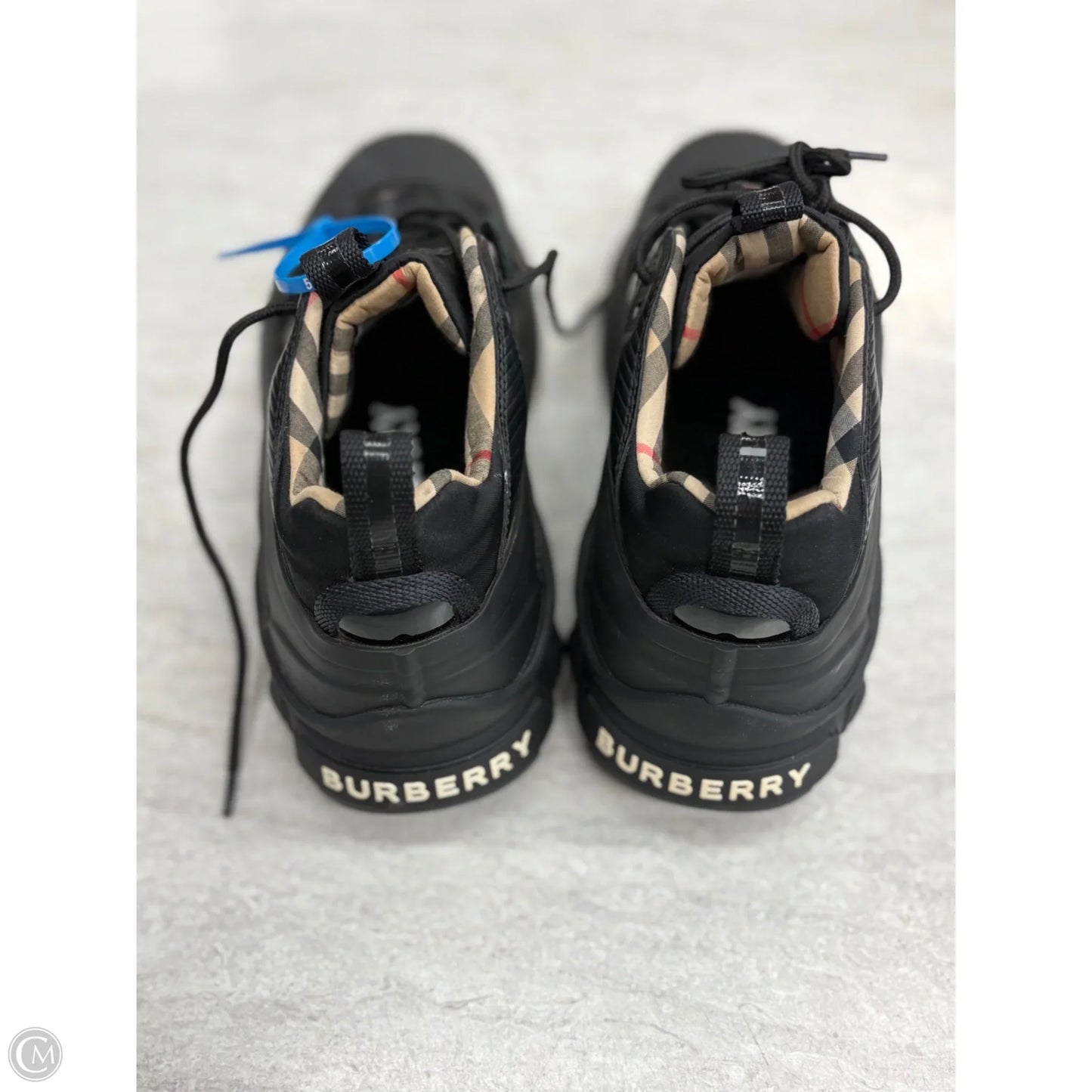 Shoes Luxury Designer By Burberry In Black, Size: 9