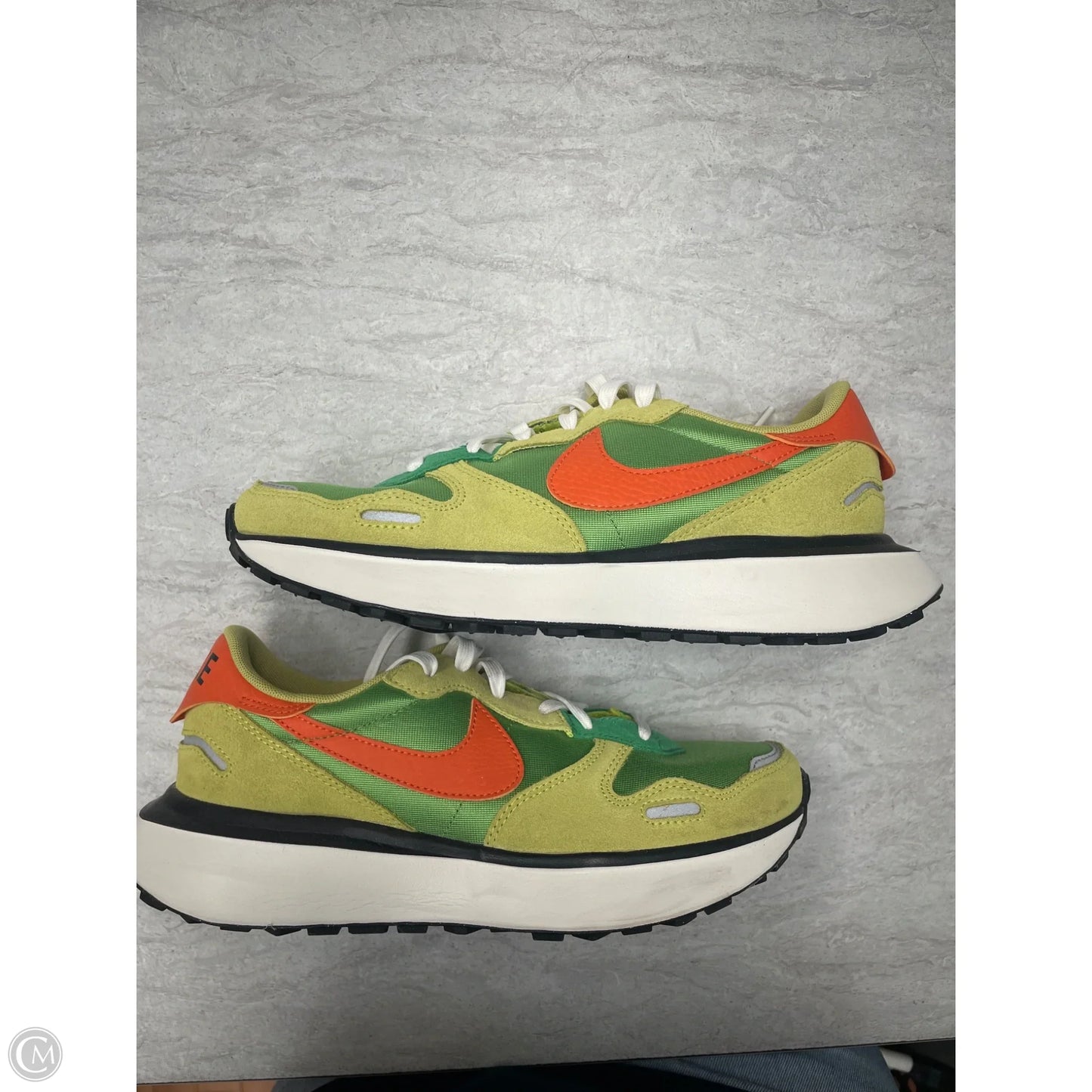 Shoes Sneakers By Nike In Green & Orange, Size: 9.5