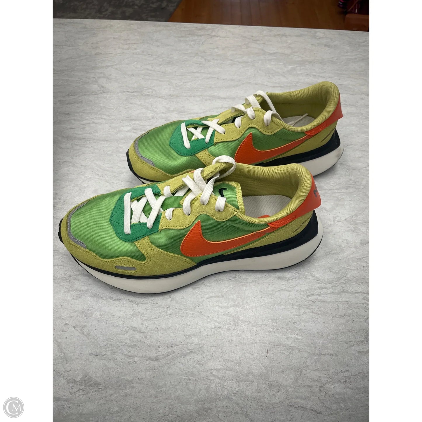 Shoes Sneakers By Nike In Green & Orange, Size: 9.5