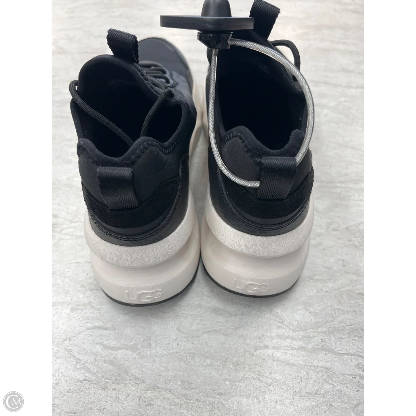 Shoes Designer By Ugg In Black & White, Size: 8