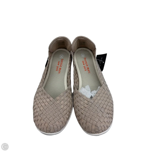 Shoes Flats By Bernie Mev In Tan, Size: 6