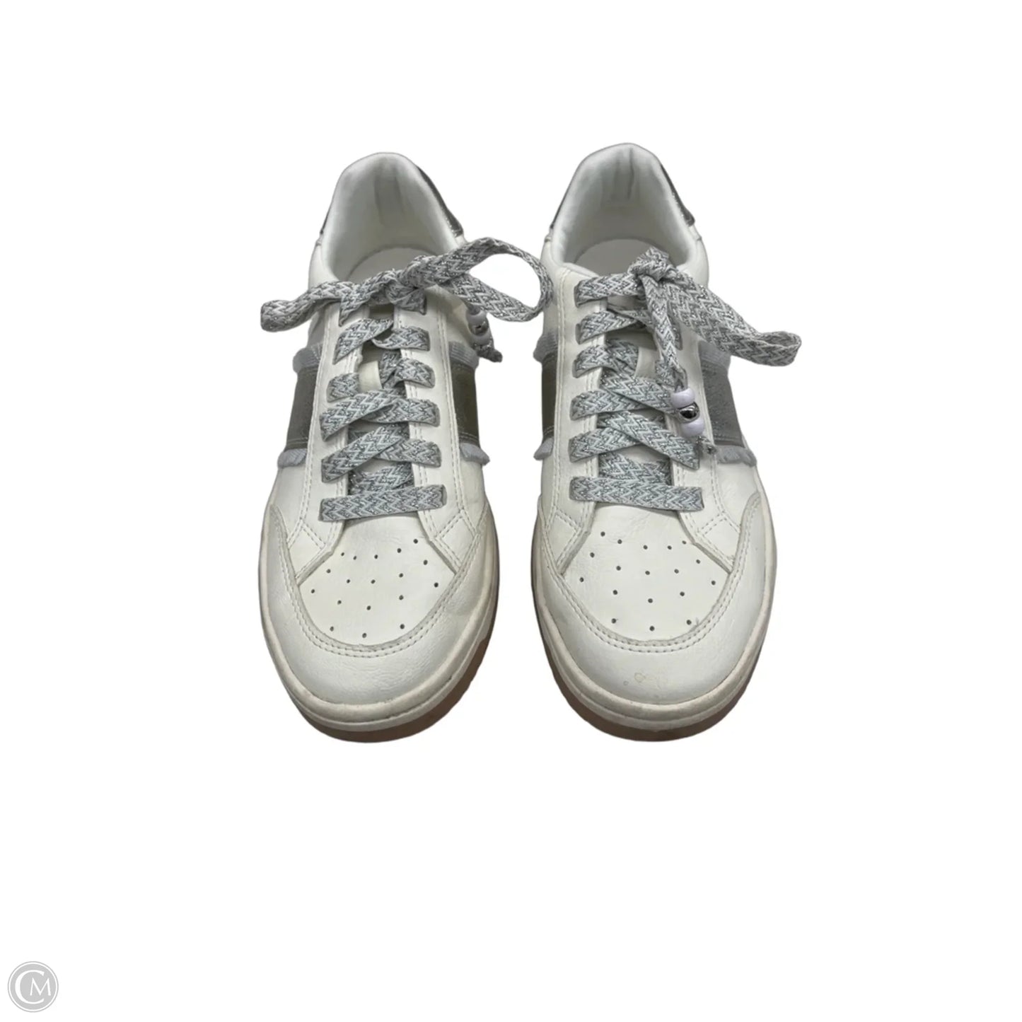 Shoes Sneakers By Clothes Mentor In Cream, Size: 7.5