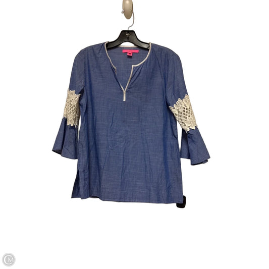 Top Short Sleeve Designer By Lilly Pulitzer In Blue & White, Size: Xs