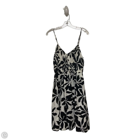 Dress Casual Short By H&m In Black & White, Size: S