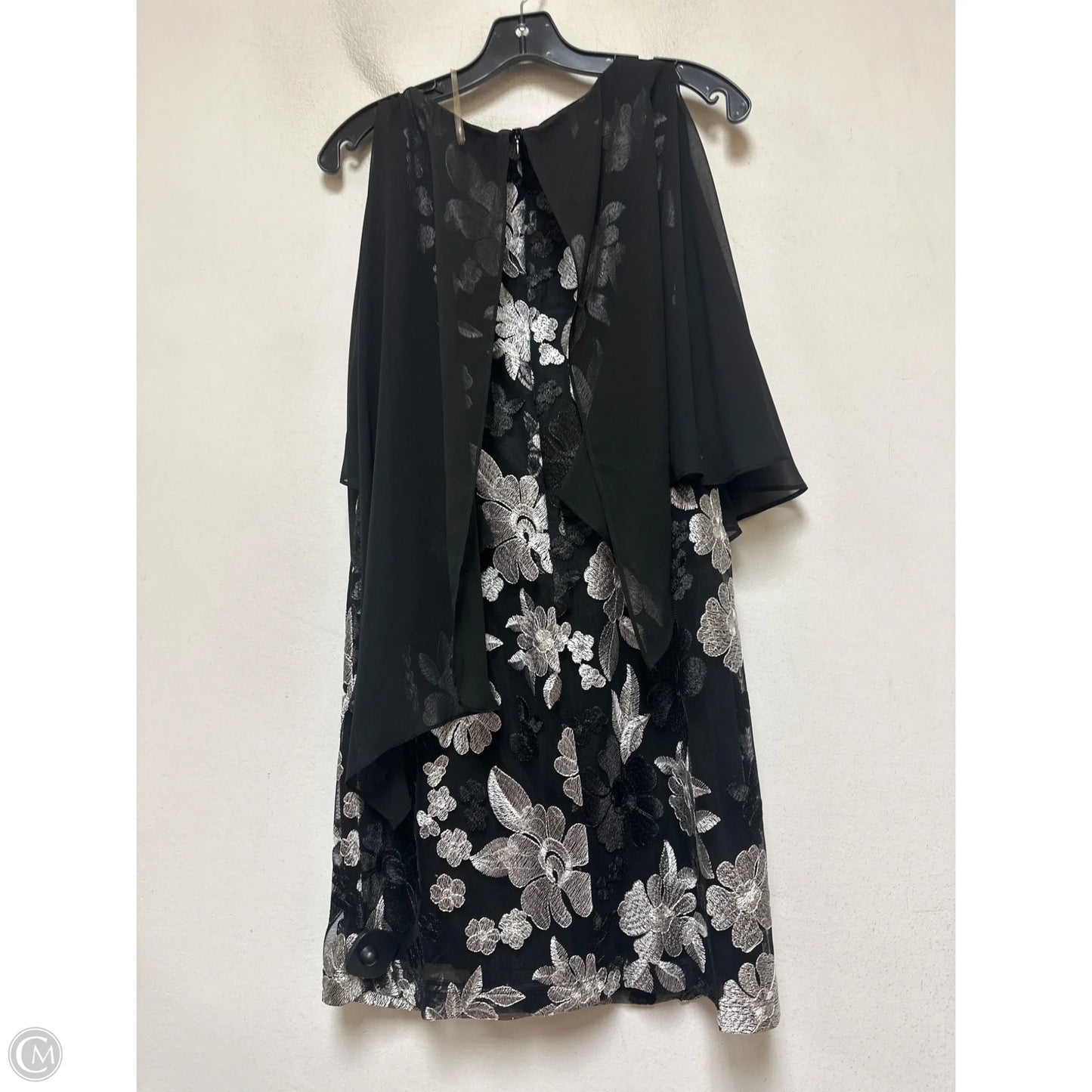 Dress Casual Short By Connected Apparel In Black & Silver, Size: S