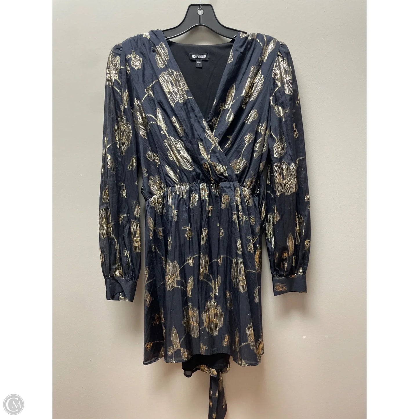 Dress Casual Short By Express In Black & Gold, Size: S