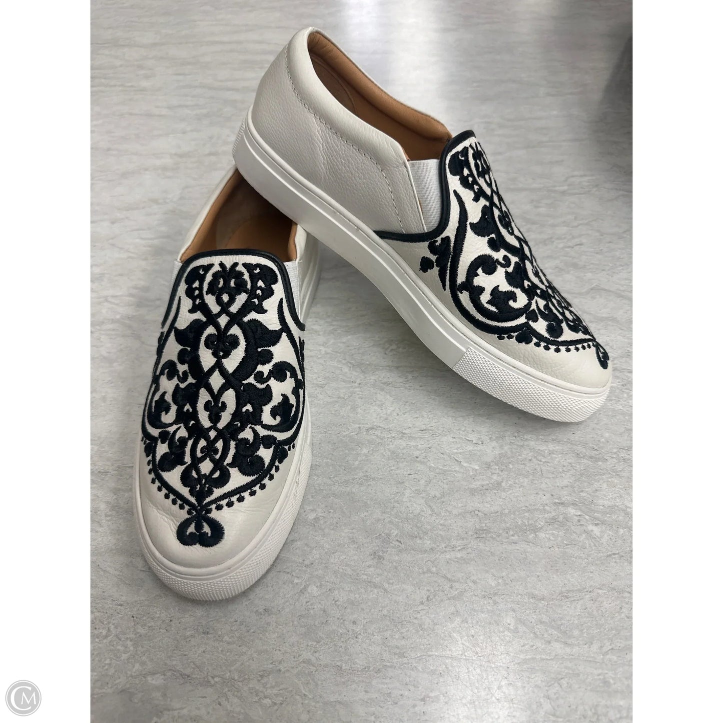 Shoes Flats By Brighton In Black & White, Size: 9