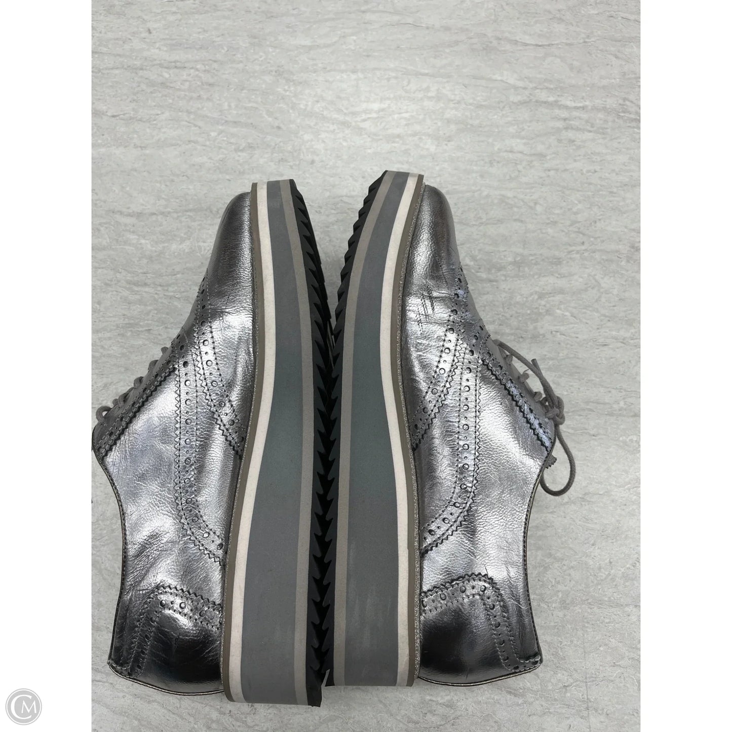 Shoes Sneakers By Johnston & Murphy In Silver, Size: 7
