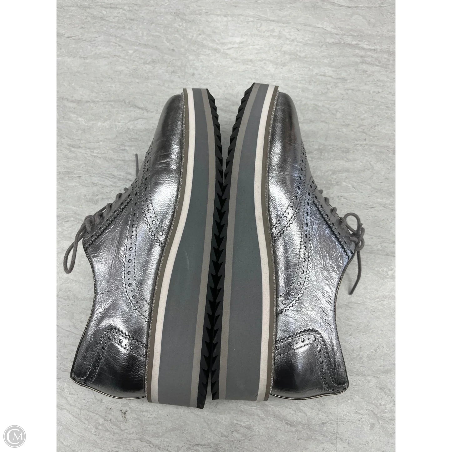 Shoes Sneakers By Johnston & Murphy In Silver, Size: 7