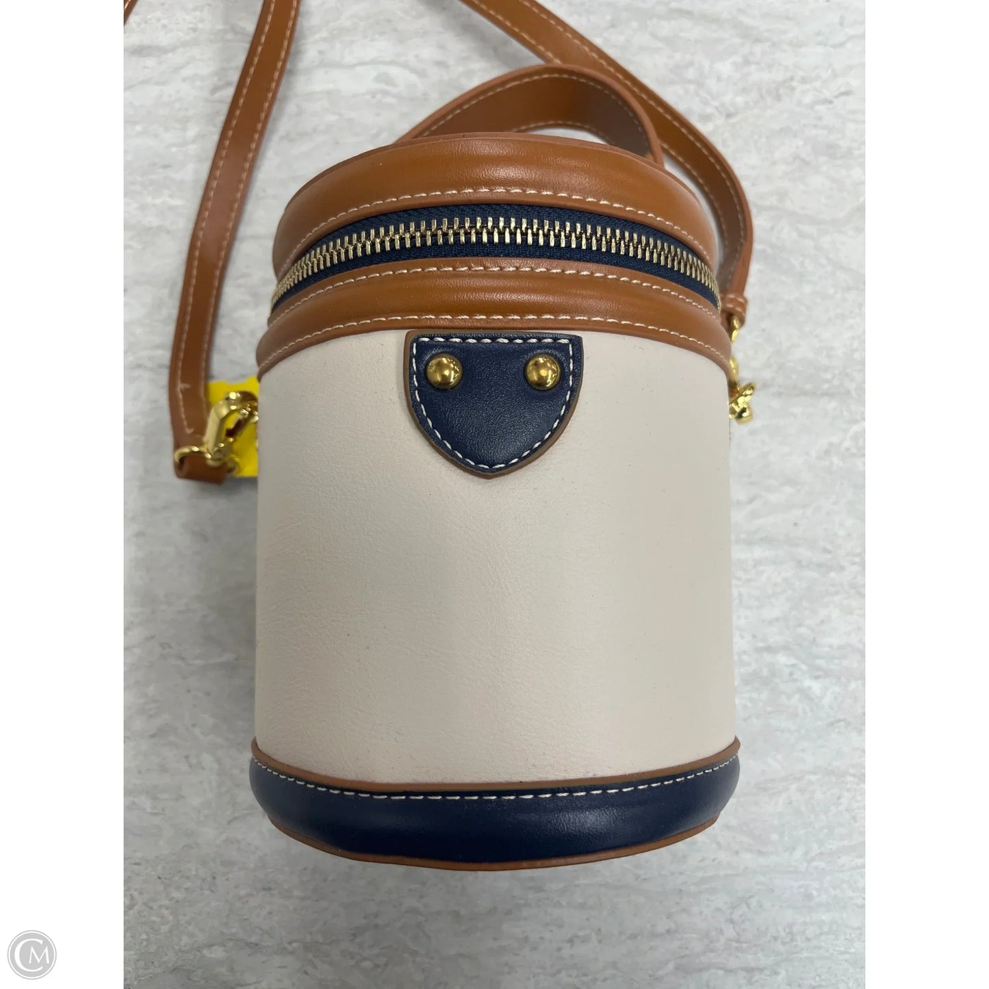 Crossbody By Clothes Mentor, Size: Small