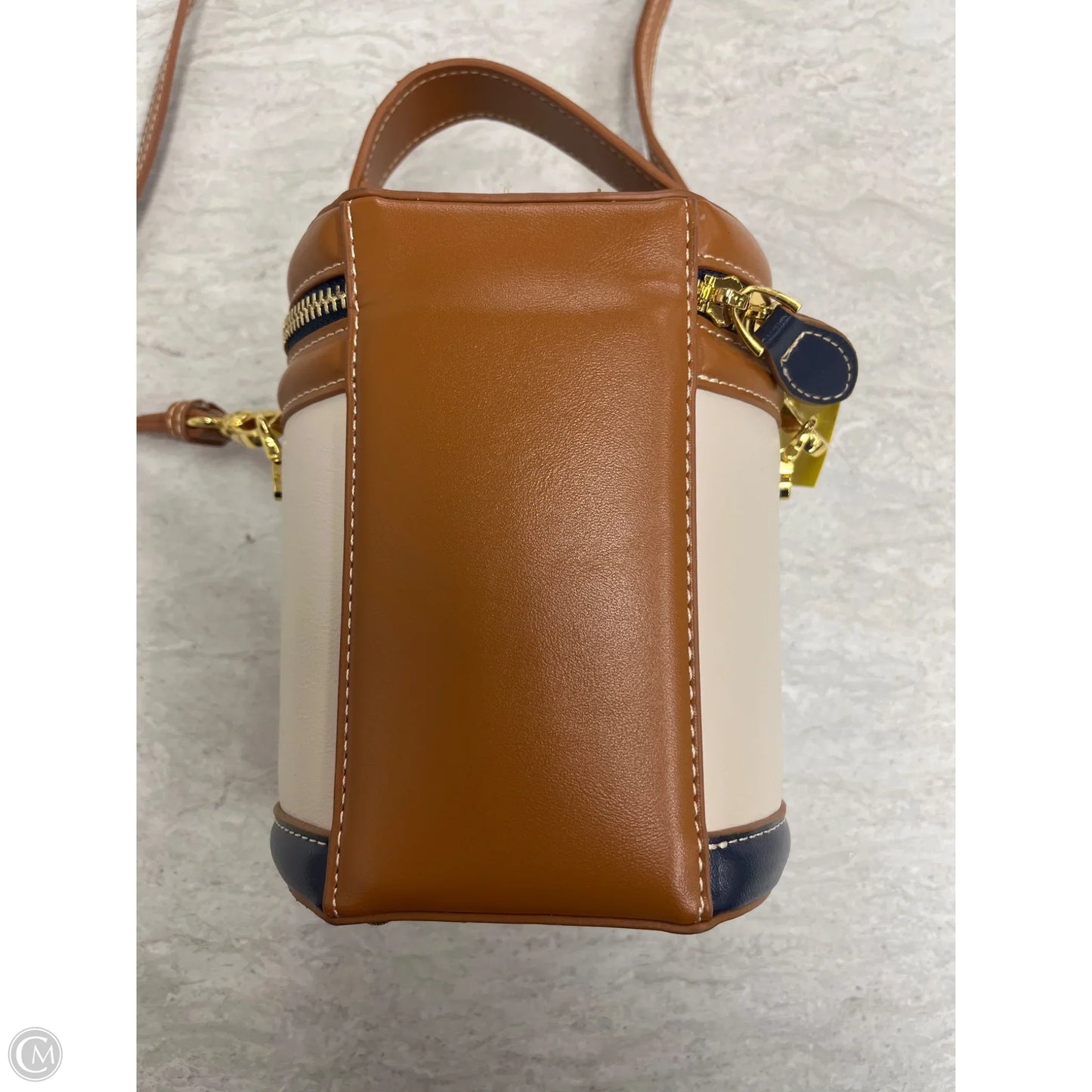 Crossbody By Clothes Mentor, Size: Small