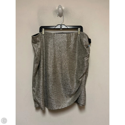 Skirt Mini & Short By Torrid In Silver, Size: 22