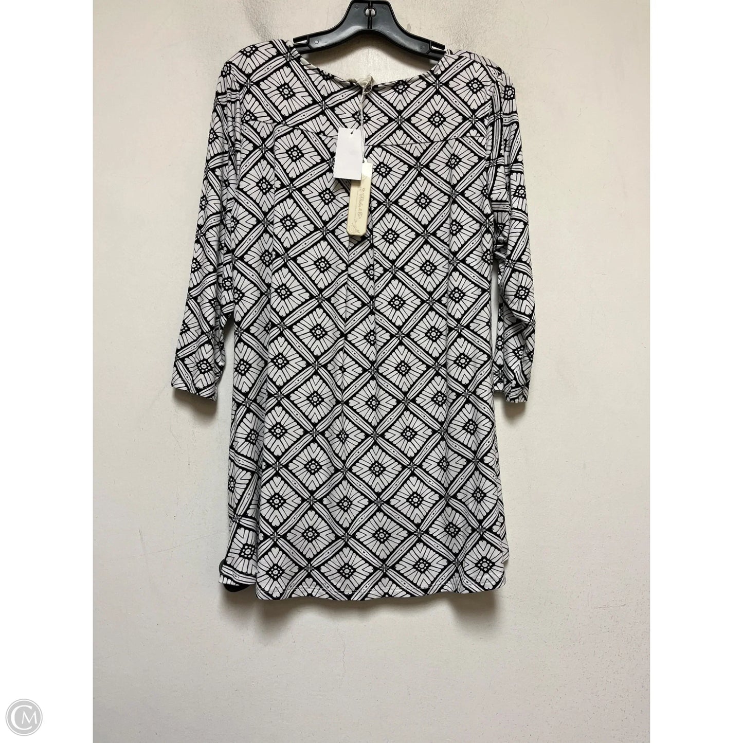 Top Long Sleeve By Clothes Mentor In Black & White, Size: S