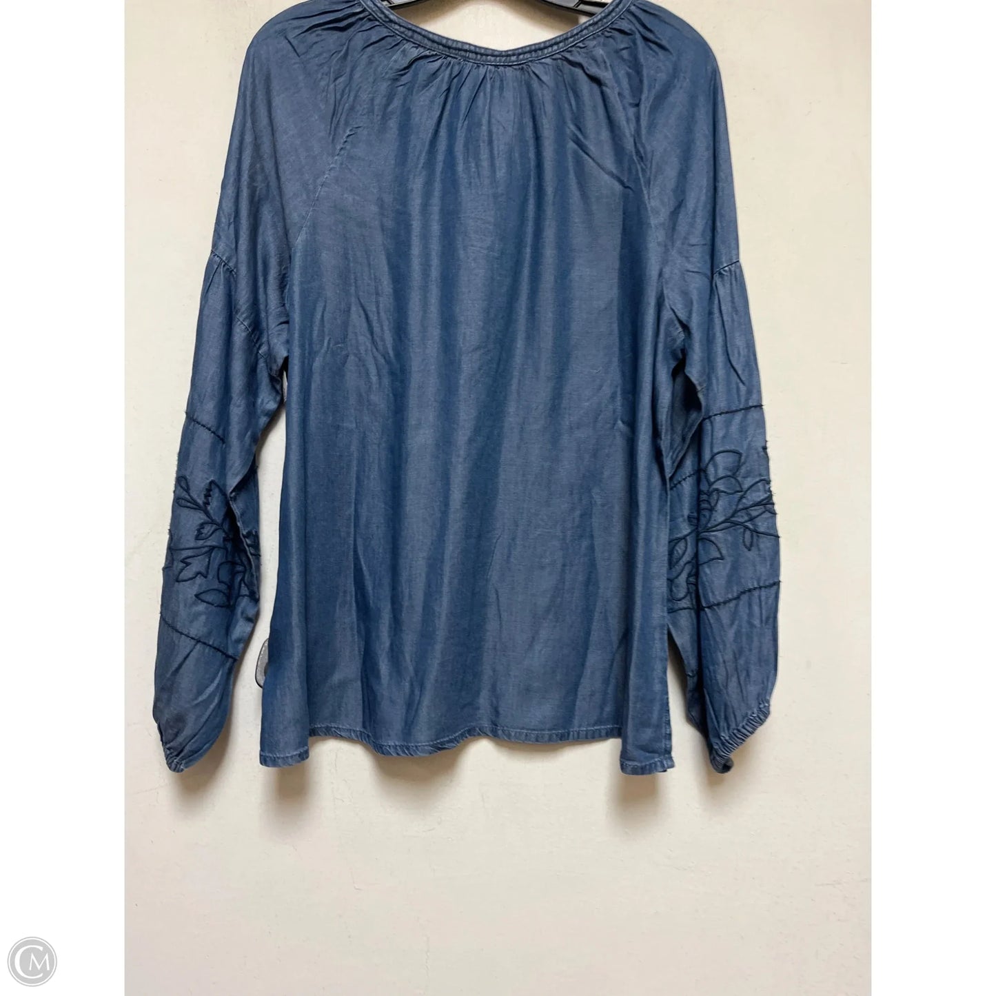 Top Long Sleeve By Clothes Mentor In Blue Denim, Size: M