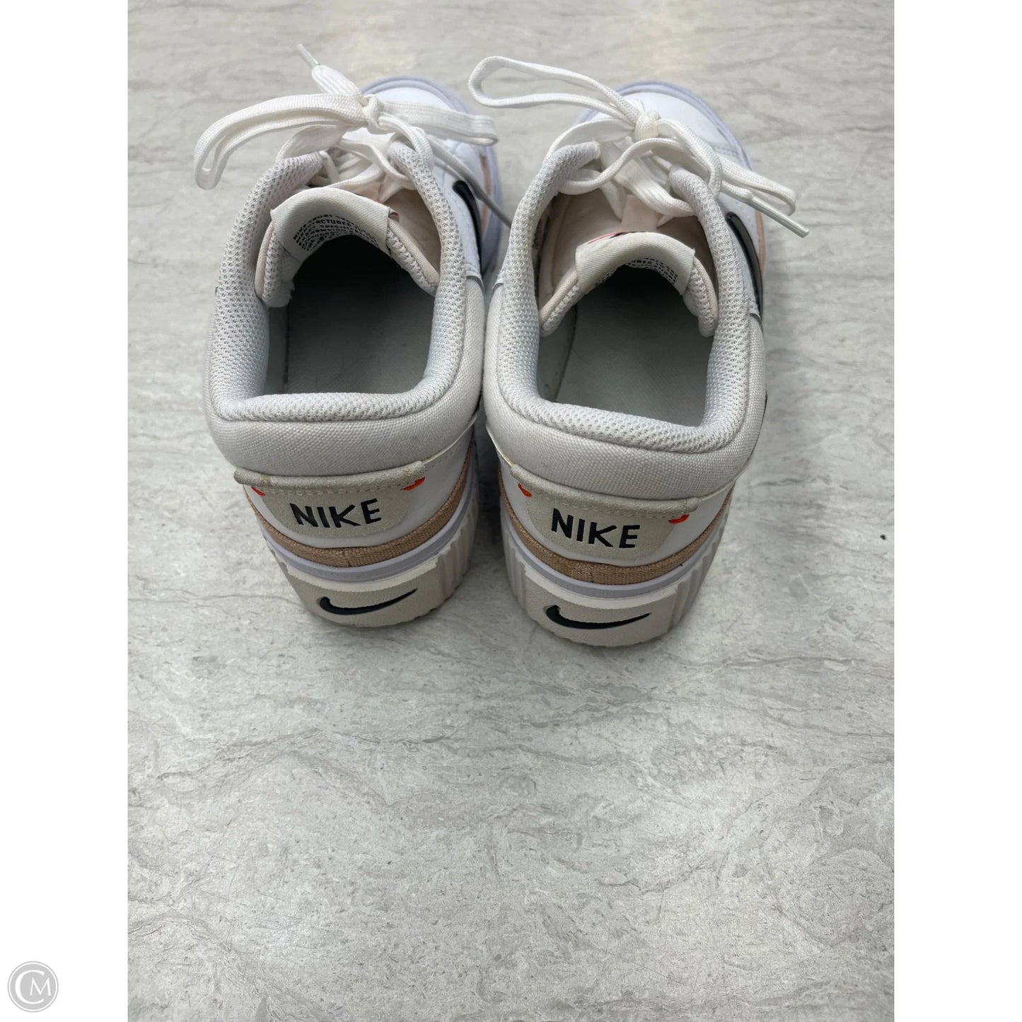 Shoes Sneakers By Nike In White, Size: 6.5